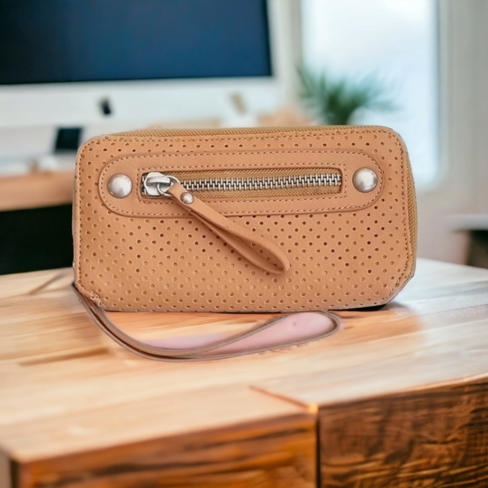NWT Zip Top Clutch Tan Bag Wallet Purse - Picture 6 of 15
